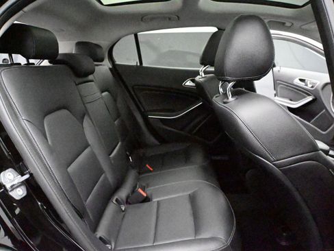 Used 2020 Mercedes-Benz GLA 250 4MATIC image 19