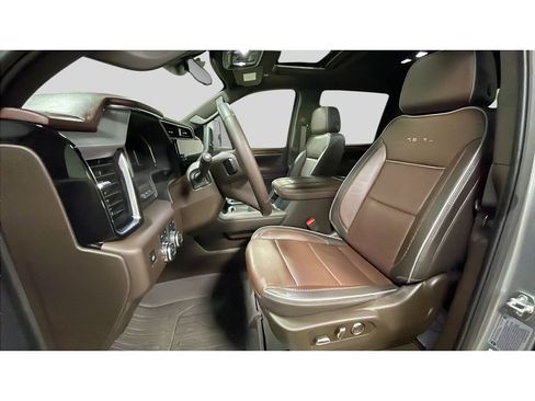 Used 2025 GMC Sierra 3500 Denali w/ Denali Reserve Package image 11