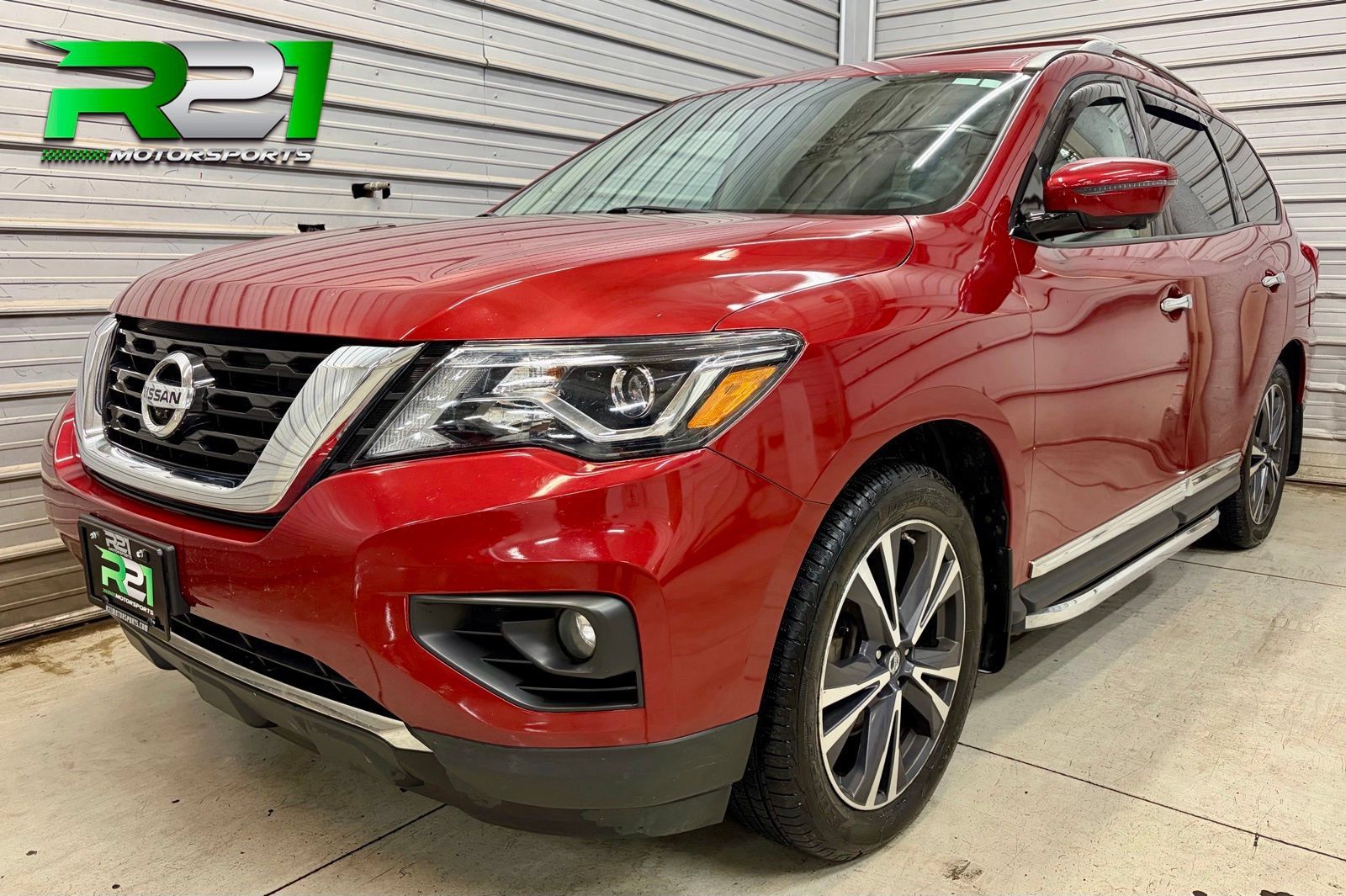 Used 2017 Nissan Pathfinder Platinum w/ Cargo Package AWD/4WD image 1
