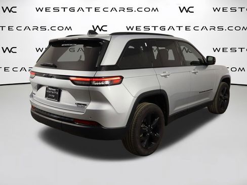 Used 2023 Jeep Grand Cherokee Limited w/ Black Appearance Package image 57