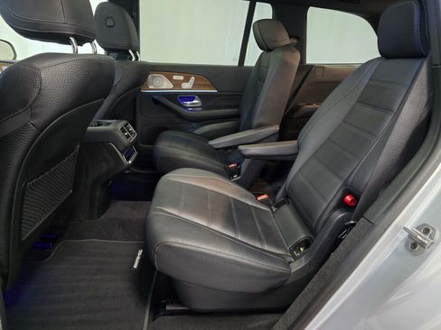 Used 2024 Mercedes-Benz GLS 450 4MATIC image 19