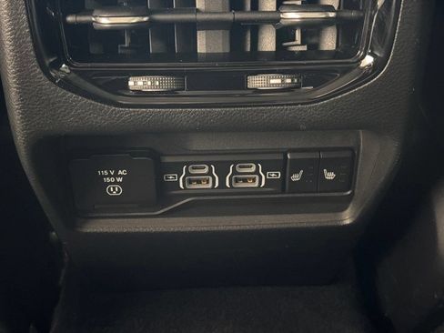 Used 2023 Jeep Grand Cherokee Limited w/ Black Appearance Package AWD/4WD image 46