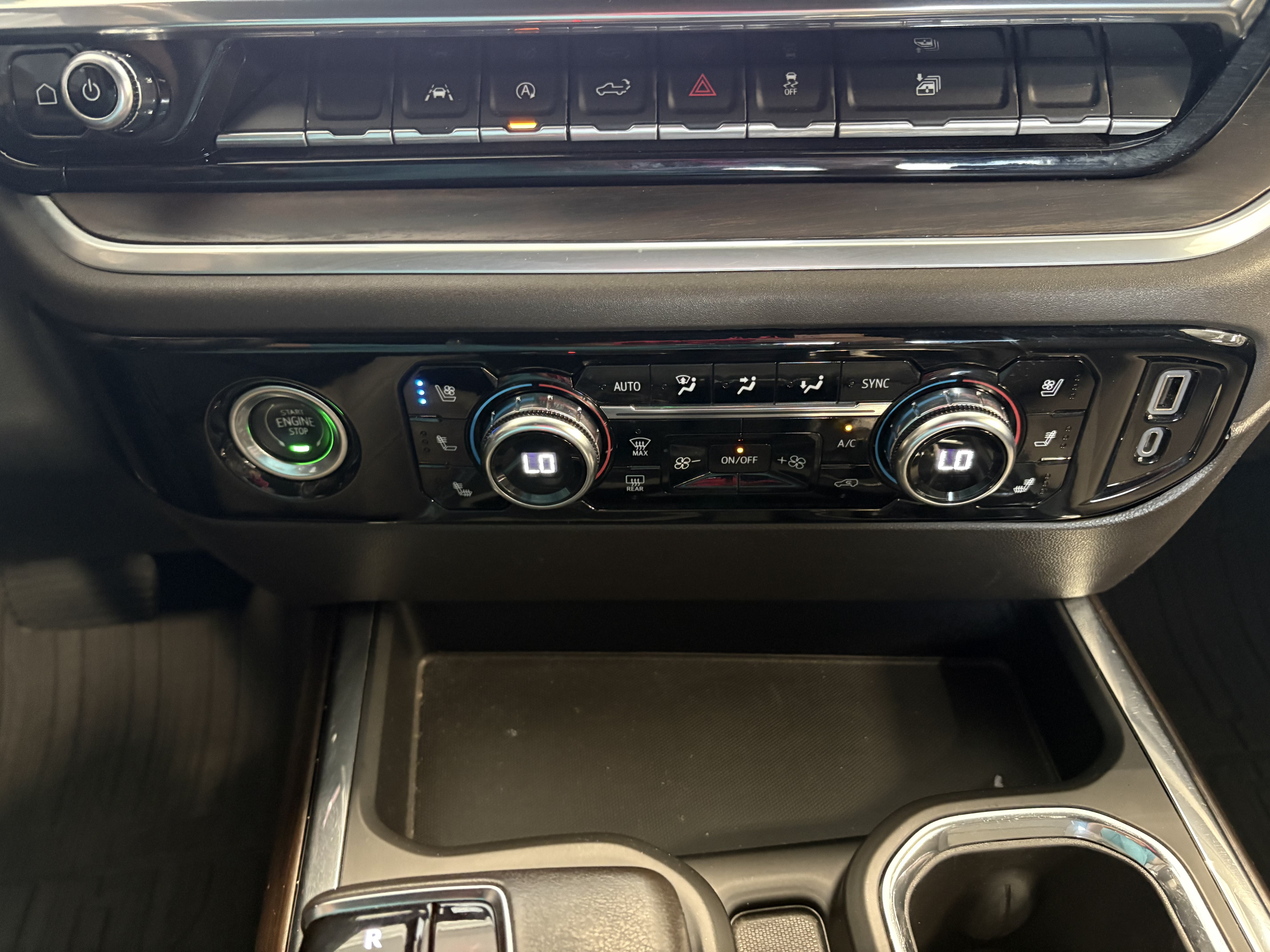 Used 2022 GMC Sierra 1500 SLT w/ SLT Convenience Package AWD/4WD image 19