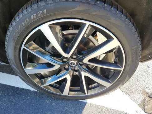 Used 2024 Volvo XC90 B6 Plus image 9