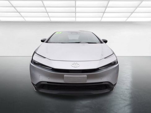 Used 2023 Toyota Prius LE image 3