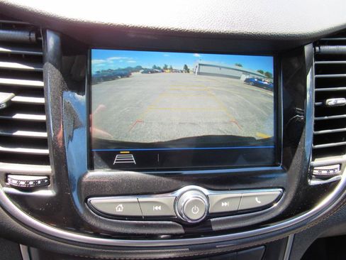 Used 2018 Chevrolet Trax LT w/ Sun & Sound Package FWD image 22