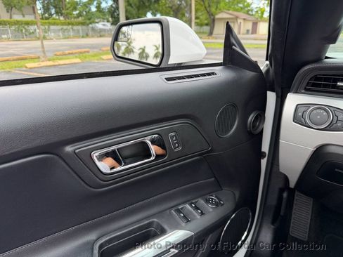 Used 2017 Ford Mustang Premium RWD image 59