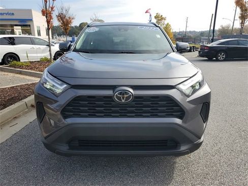 Used 2022 Toyota RAV4 XLE image 2