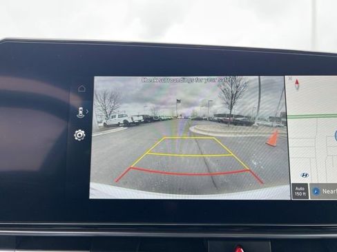 Used 2025 Hyundai Elantra SEL image 19