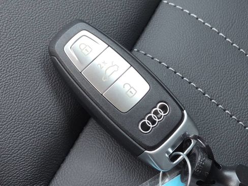 New 2026 Audi Q3 quattro 2.0T AWD/4WD image 42