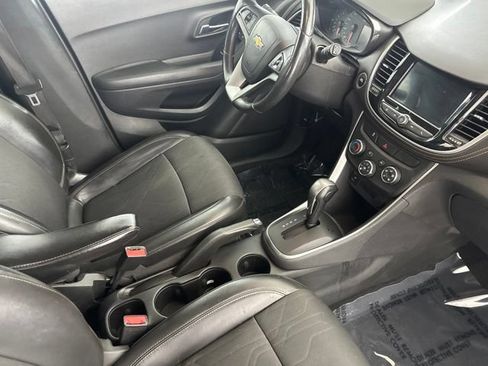 Used 2022 Chevrolet Trax LT w/ Driver Confidence Package AWD/4WD image 21