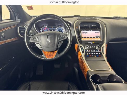 Used 2017 Lincoln MKX Reserve w/ Driver Assistance Package FWD image 14
