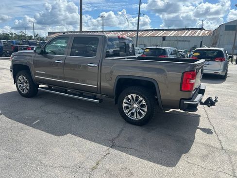 Used 2015 GMC Sierra 1500 SLT w/ SLT Crew Cab Value Package RWD image 4
