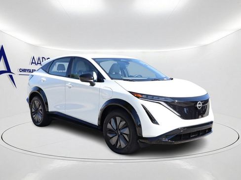 Used 2024 Nissan Ariya AWD image 3