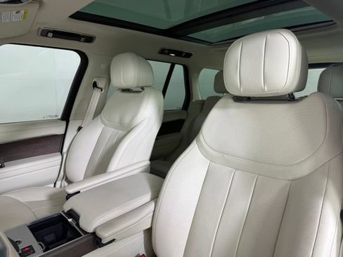 Used 2024 Land Rover Range Rover SE AWD/4WD image 6
