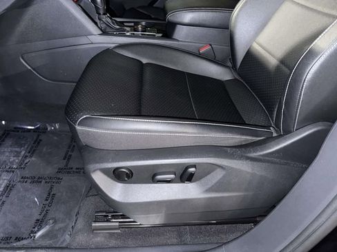 Used 2023 Volkswagen Atlas SE image 3