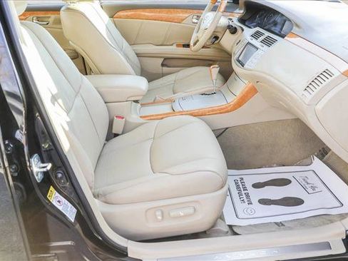 Used 2006 Toyota Avalon Limited image 29