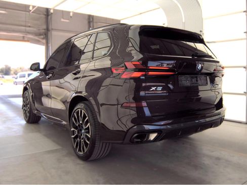 Used 2025 BMW X5 xDrive50e w/ Executive Package AWD/4WD image 3