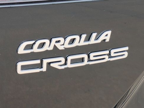 Used 2026 Toyota Corolla Cross LE w/ Moonroof Package FWD image 12