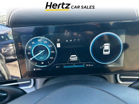 Used 2025 Hyundai Elantra Limited image 9