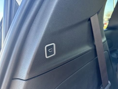 New 2026 Chrysler Pacifica Select image 9