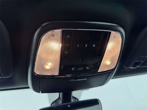 Used 2020 Jeep Grand Cherokee Limited image 25