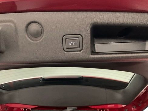 Certified 2024 Chevrolet Equinox RS w/ RS Leather Package AWD/4WD image 37