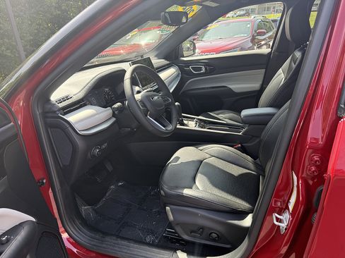 Used 2026 Jeep Compass Limited AWD/4WD image 10