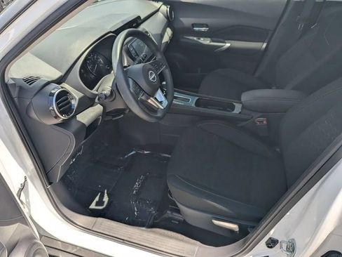 Certified 2024 Nissan Kicks SV FWD image 9