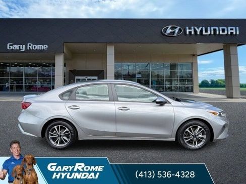 Used 2023 Kia Forte LXS w/ LXS Technology Package FWD image 11