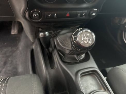 Used 2012 Jeep Wrangler Sahara w/ Dual Top Group image 18