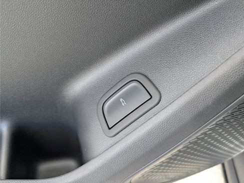 New 2026 Chevrolet Traverse LT image 18