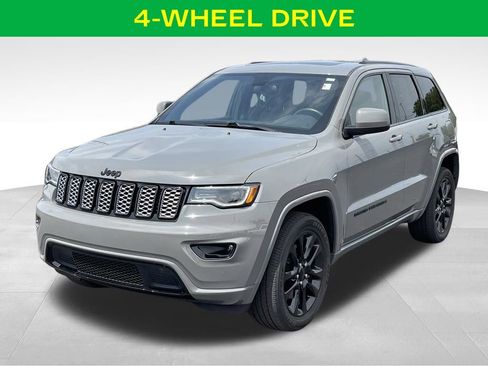Used 2021 Jeep Grand Cherokee Laredo X AWD/4WD image 4