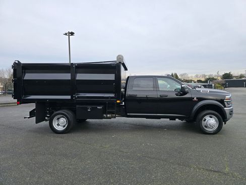 New 2026 RAM 5500 Tradesman w/ Chrome Appearance Group image 3