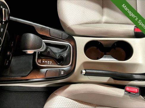 Used 2025 Kia Soul LX w/ LX Technology Package FWD image 17