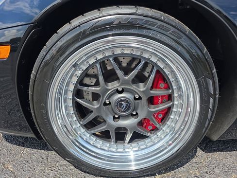 Used 2006 Chevrolet Corvette Z06 w/ Preferred Equipment Group RWD image 31