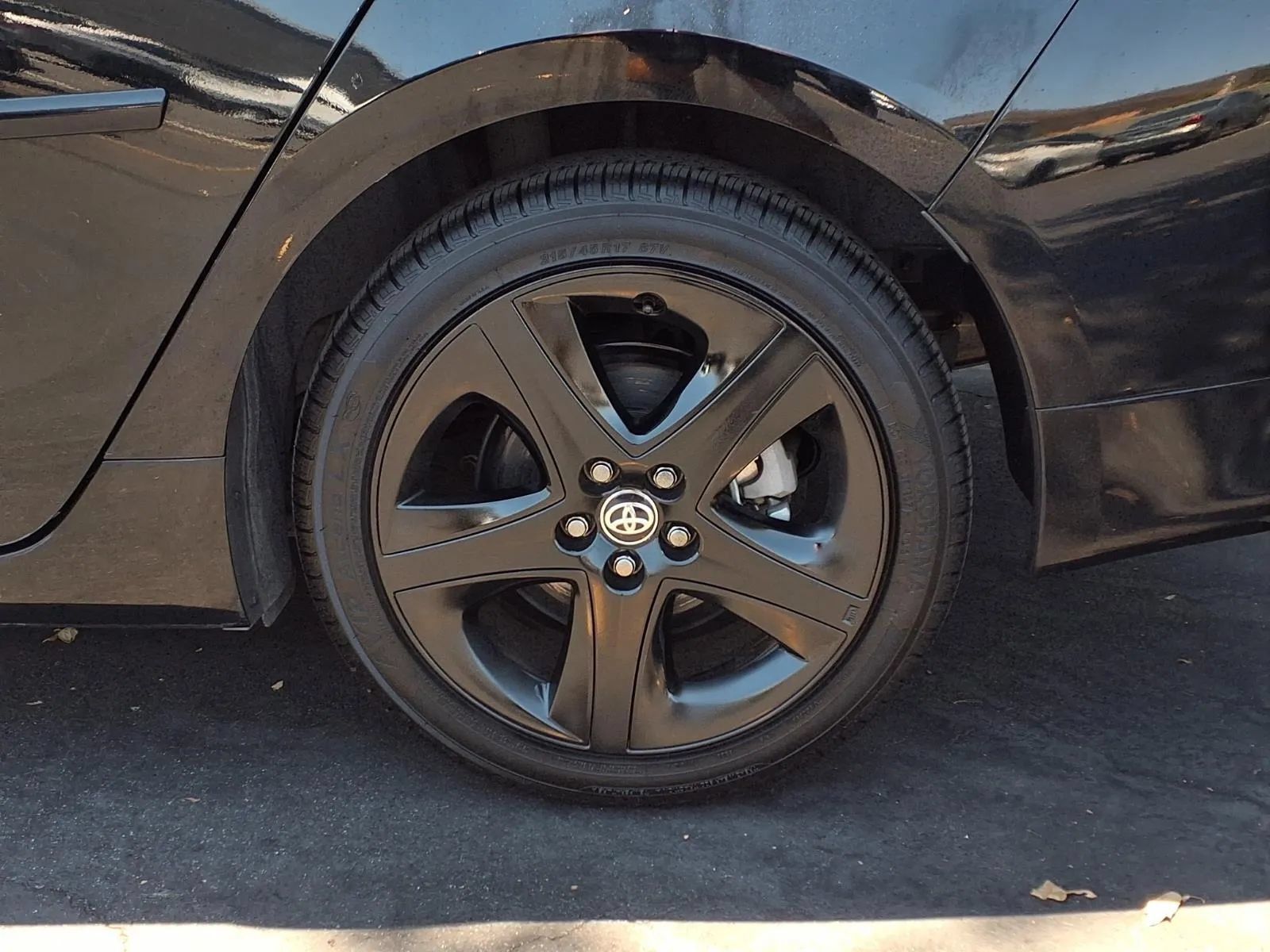 Used 2016 Toyota Prius Three Touring w/ Preferred Accessory Package FWD image 5