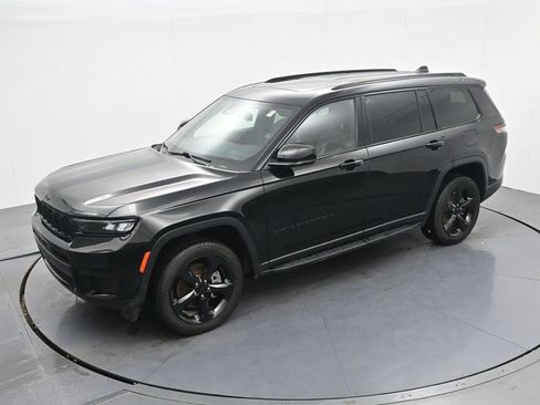 Used 2023 Jeep Grand Cherokee L Laredo AWD/4WD image 17