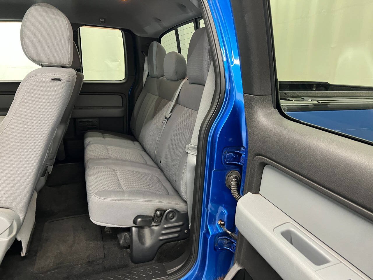Used 2012 Ford F150 XLT w/ XLT Chrome Pkg AWD/4WD image 9