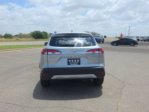 Used 2023 Toyota Corolla Cross LE FWD image 7