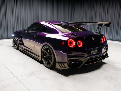 Used 2023 Nissan GT-R Premium w/ Premium Interior Package AWD/4WD image 32