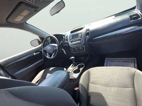 Used 2014 Kia Sorento LX AWD/4WD image 8