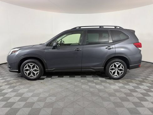 Used 2022 Subaru Forester Premium AWD/4WD image 6