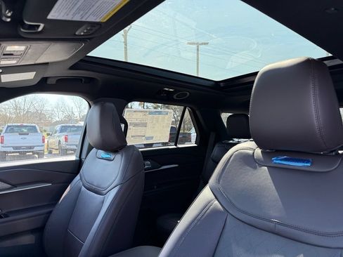 New 2026 Ford Explorer Platinum RWD image 22