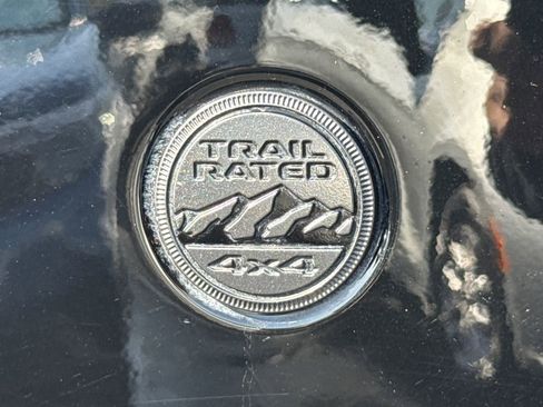 Used 2022 Jeep Gladiator Sport image 6