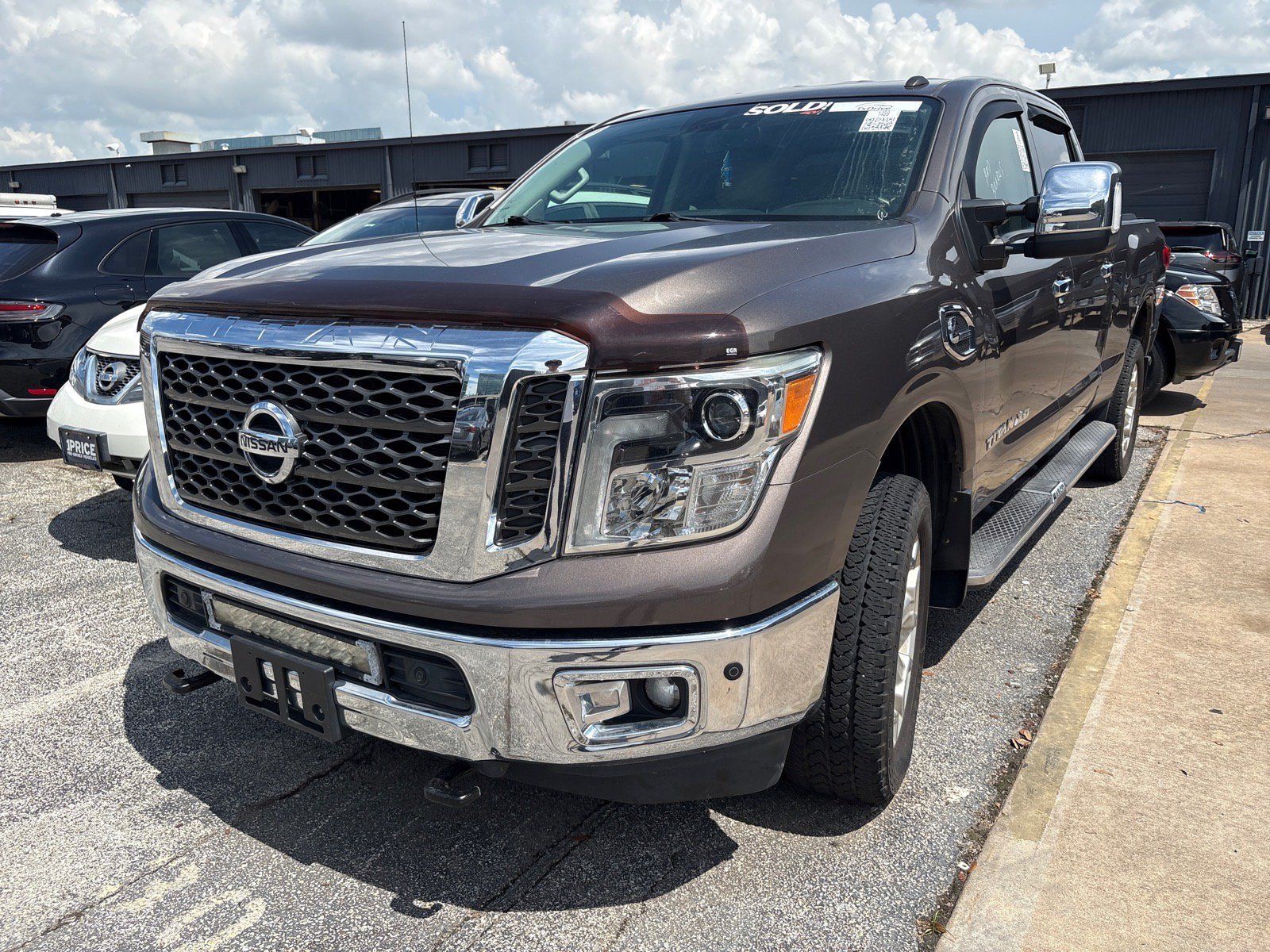 Used 2016 Nissan Titan SL AWD/4WD image 2