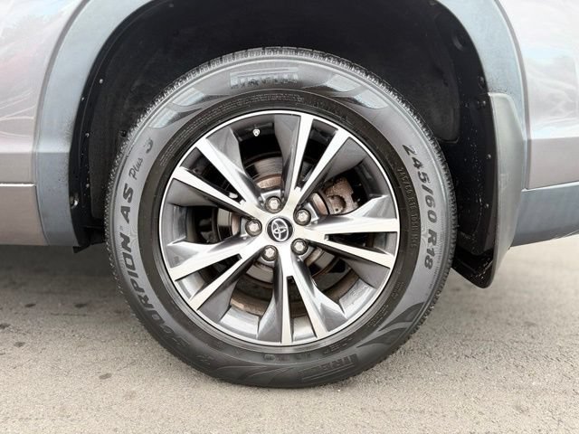 Used 2018 Toyota Highlander LE AWD/4WD image 25