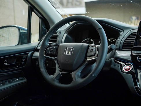 New 2026 Honda Odyssey Elite image 17