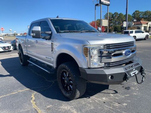 Used 2019 Ford F250 Lariat w/ Lariat Ultimate Package AWD/4WD image 7
