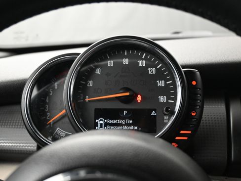 Used 2017 MINI Cooper Convertible image 10